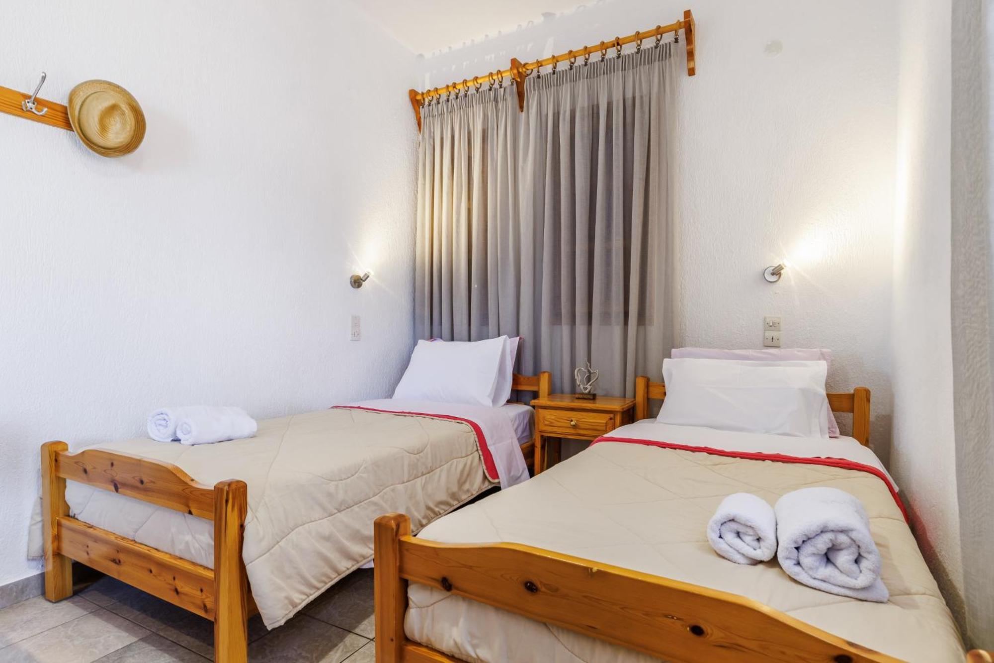 Nikolaos Studios Apartments Skopelos Town Exterior photo