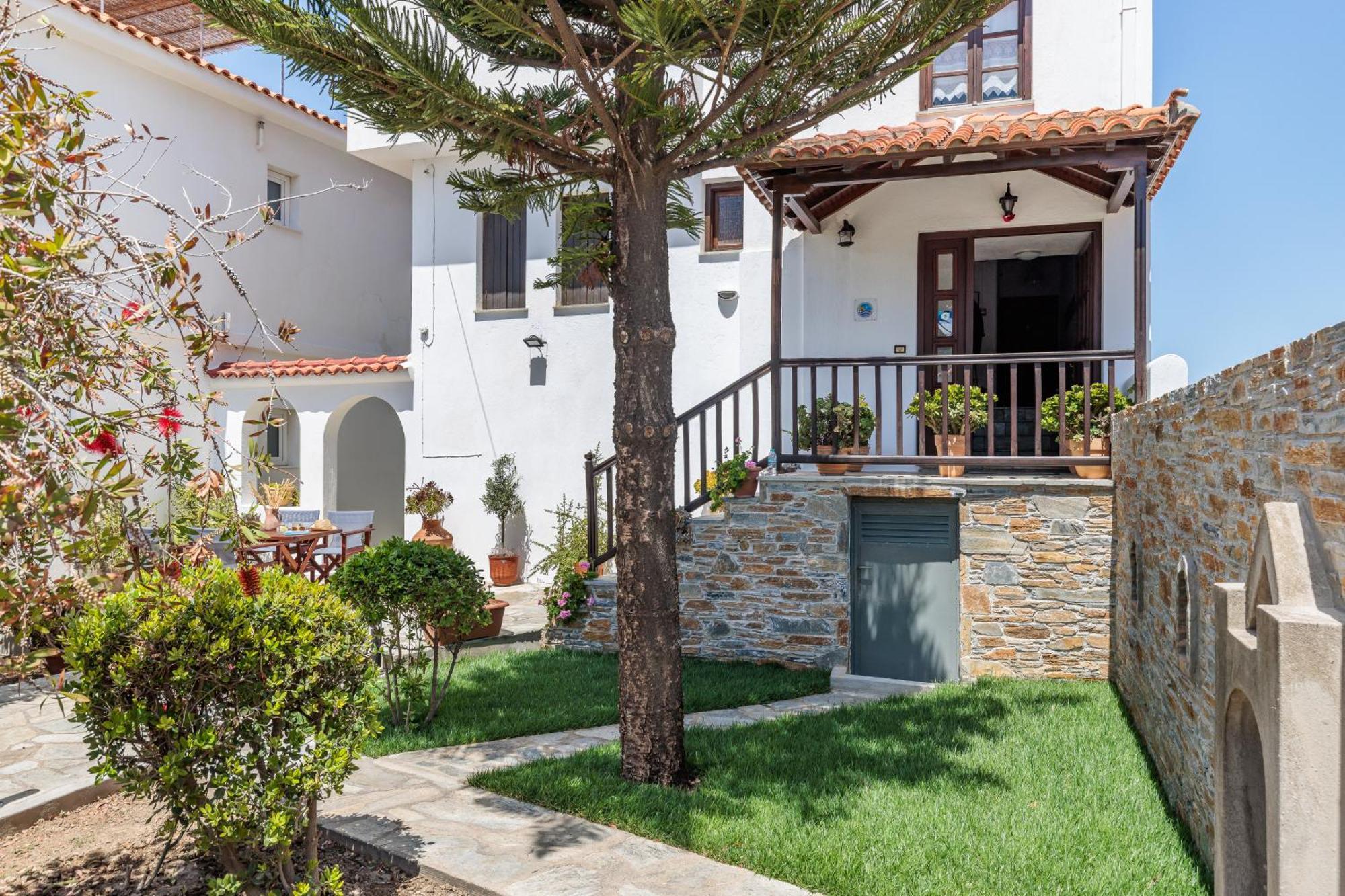 Nikolaos Studios Apartments Skopelos Town Exterior photo