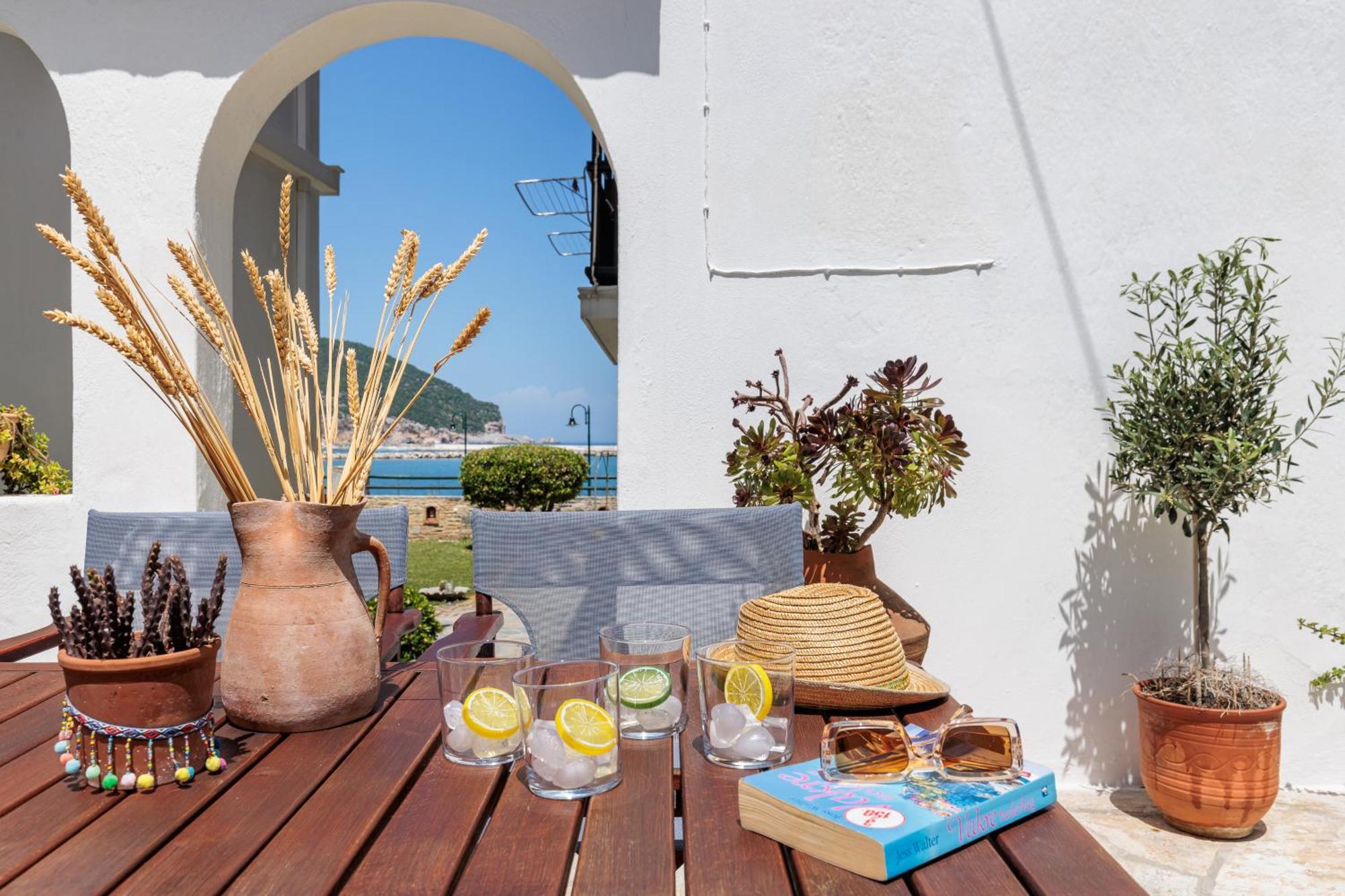 Nikolaos Studios Apartments Skopelos Town Exterior photo