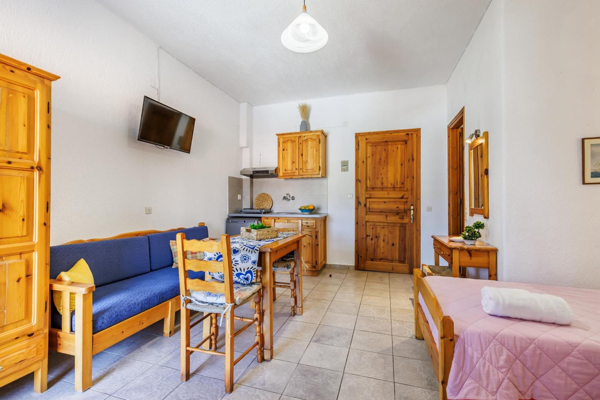 Nikolaos Studios Apartments Skopelos Town Exterior photo