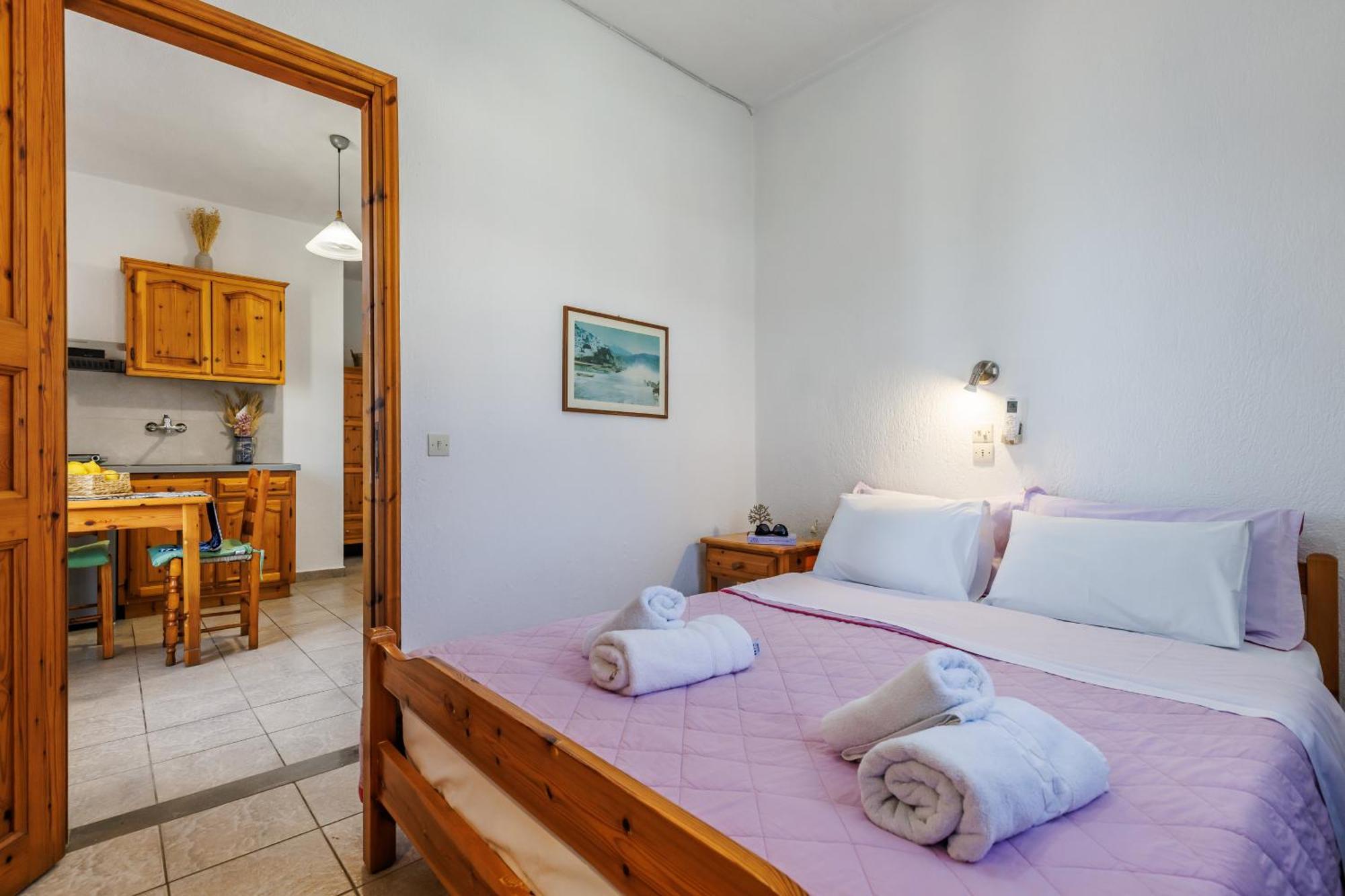 Nikolaos Studios Apartments Skopelos Town Exterior photo
