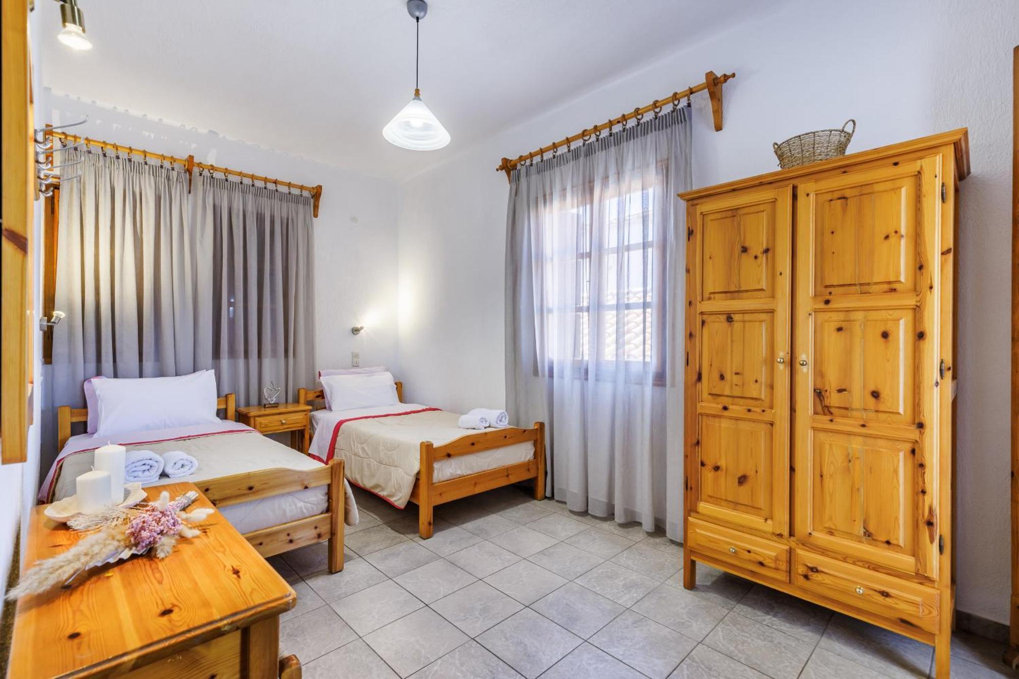 Nikolaos Studios Apartments Skopelos Town Exterior photo