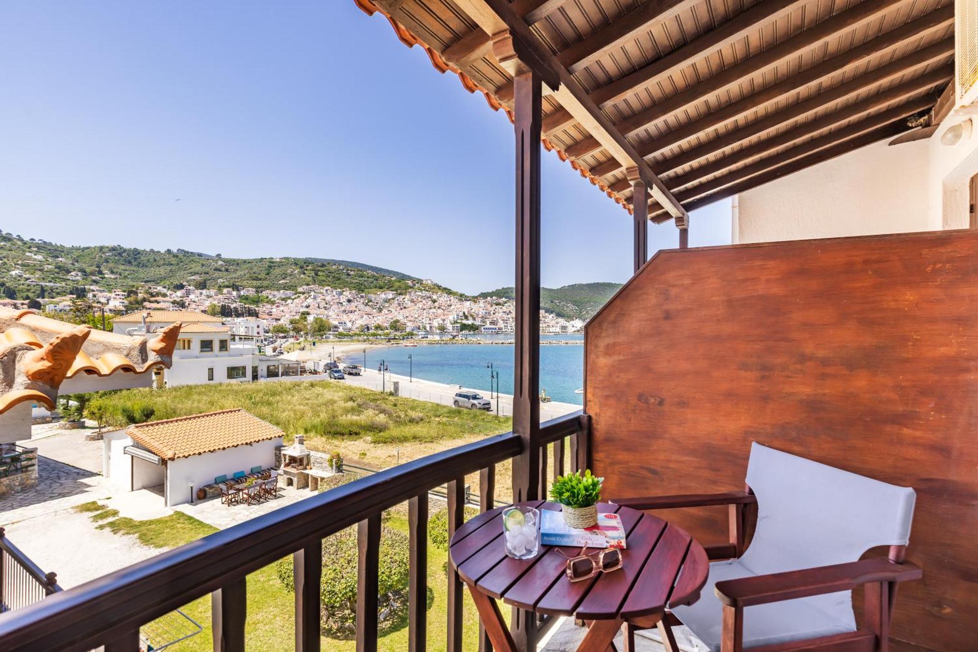 Nikolaos Studios Apartments Skopelos Town Exterior photo