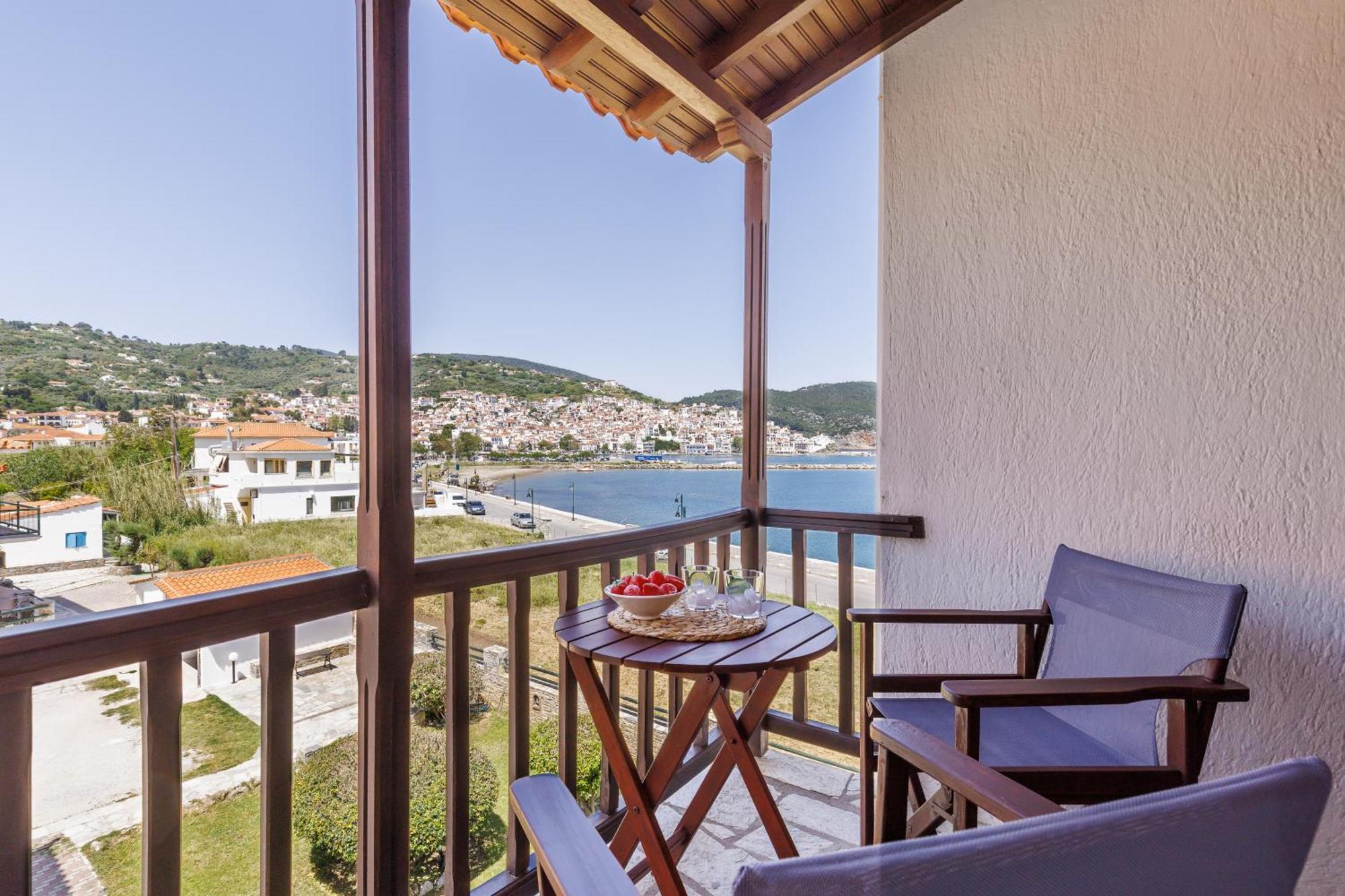 Nikolaos Studios Apartments Skopelos Town Exterior photo