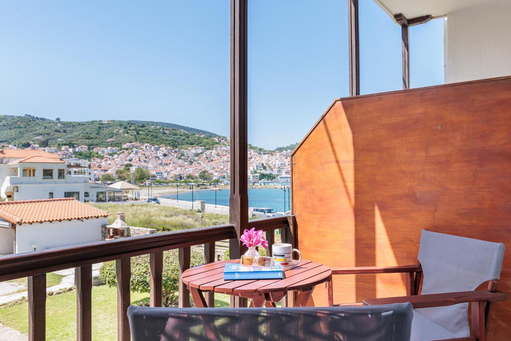 Nikolaos Studios Apartments Skopelos Town Exterior photo