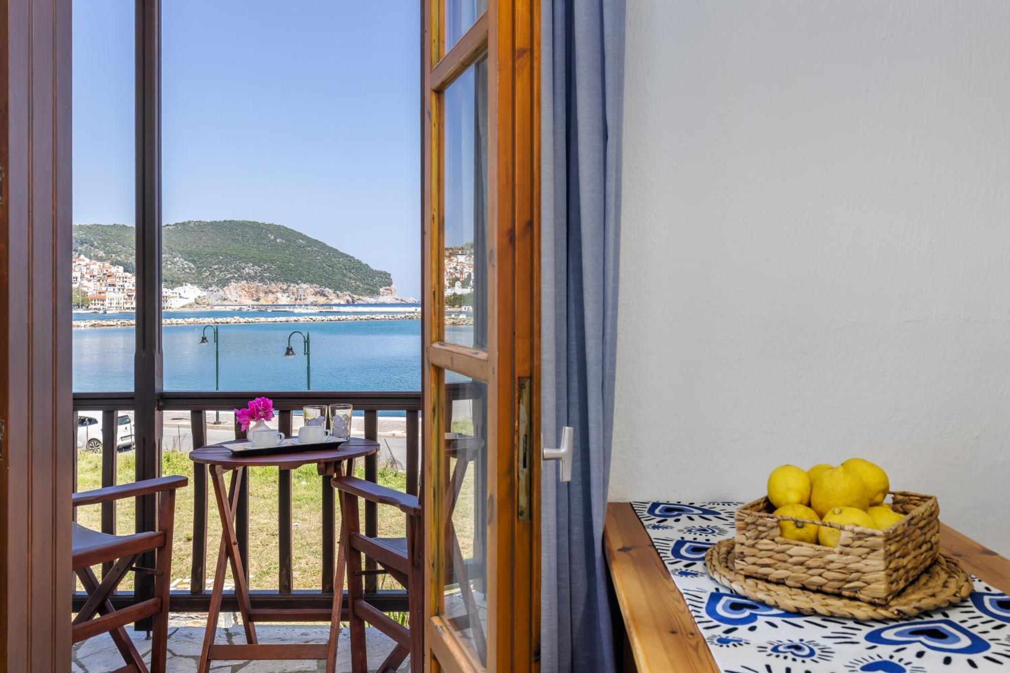 Nikolaos Studios Apartments Skopelos Town Exterior photo