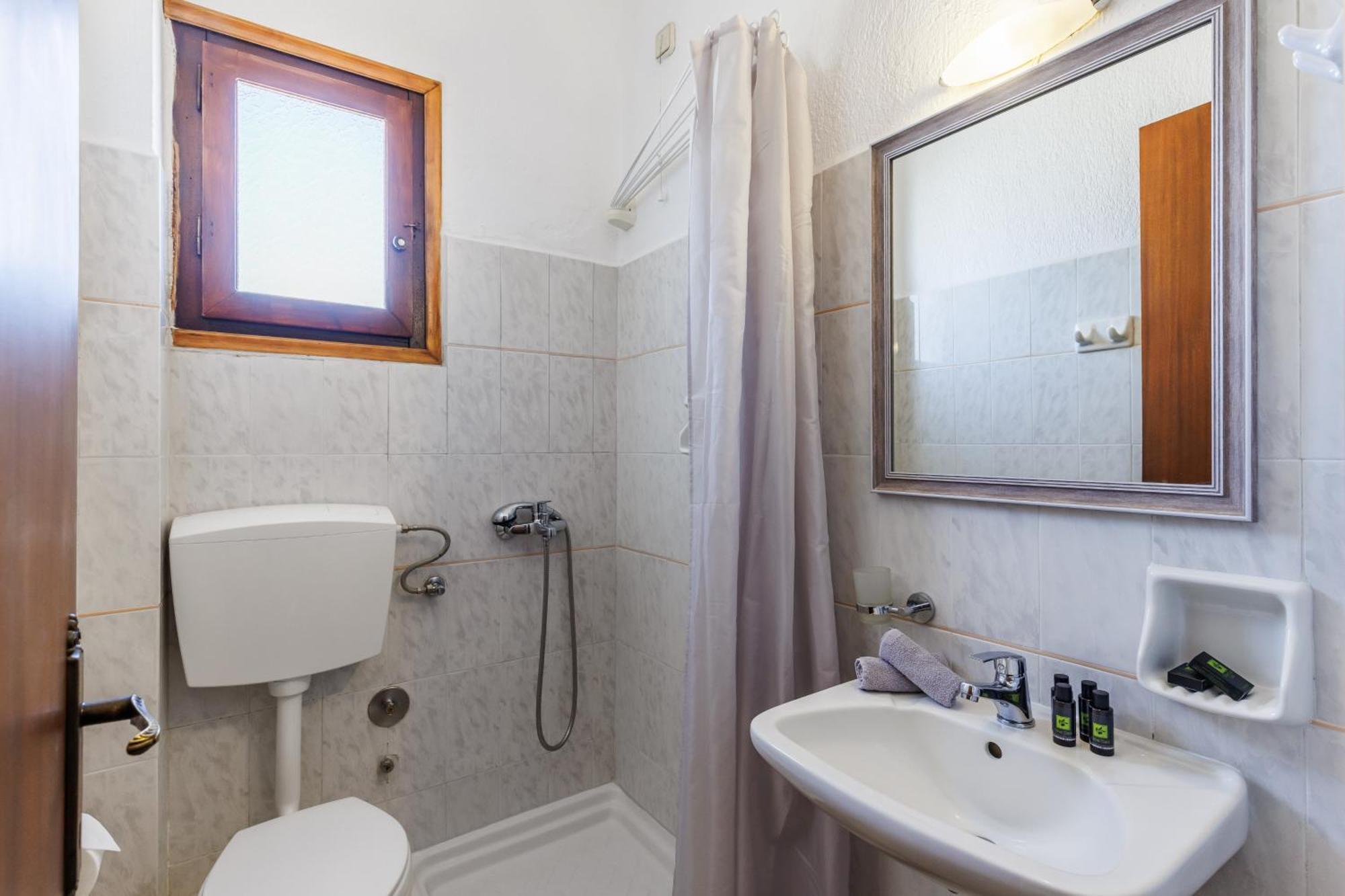 Nikolaos Studios Apartments Skopelos Town Exterior photo