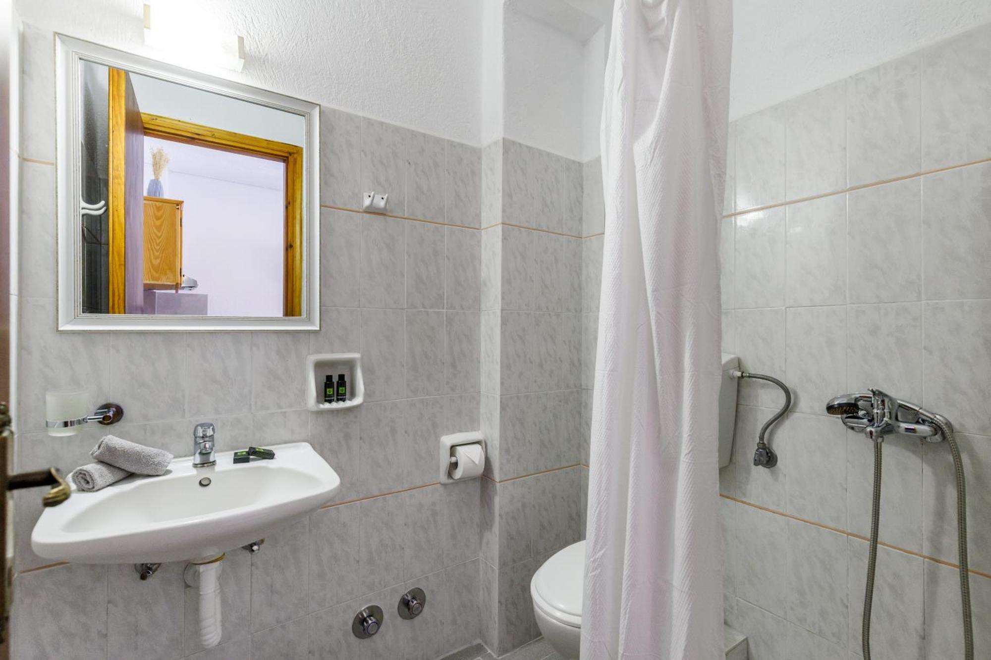 Nikolaos Studios Apartments Skopelos Town Exterior photo