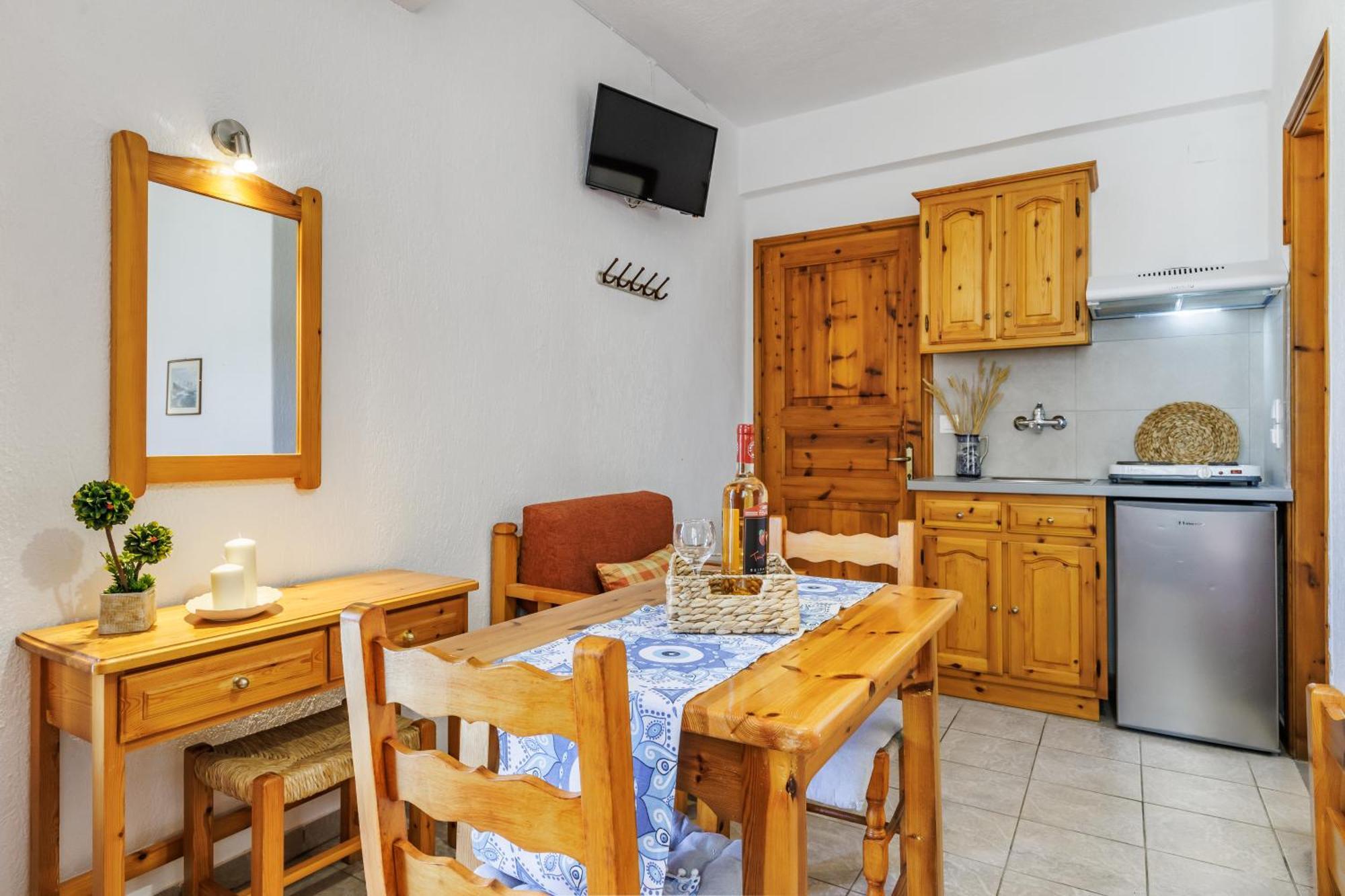 Nikolaos Studios Apartments Skopelos Town Exterior photo