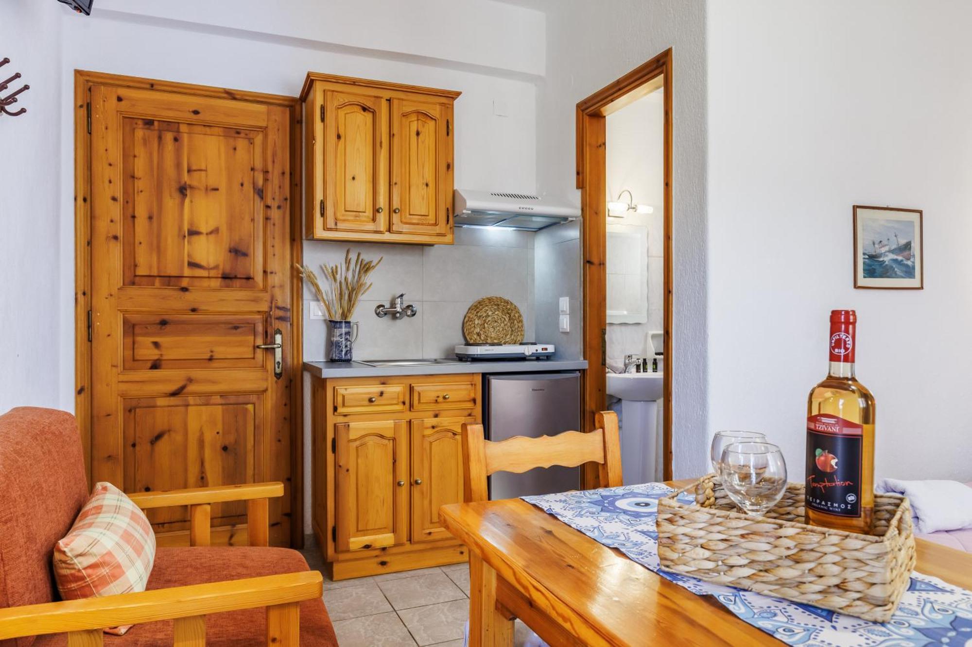 Nikolaos Studios Apartments Skopelos Town Exterior photo