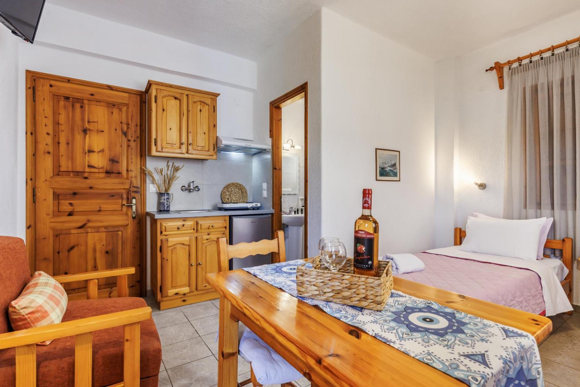 Nikolaos Studios Apartments Skopelos Town Exterior photo