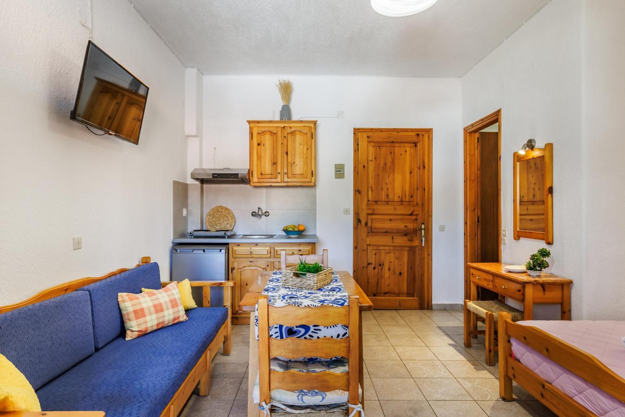 Nikolaos Studios Apartments Skopelos Town Exterior photo