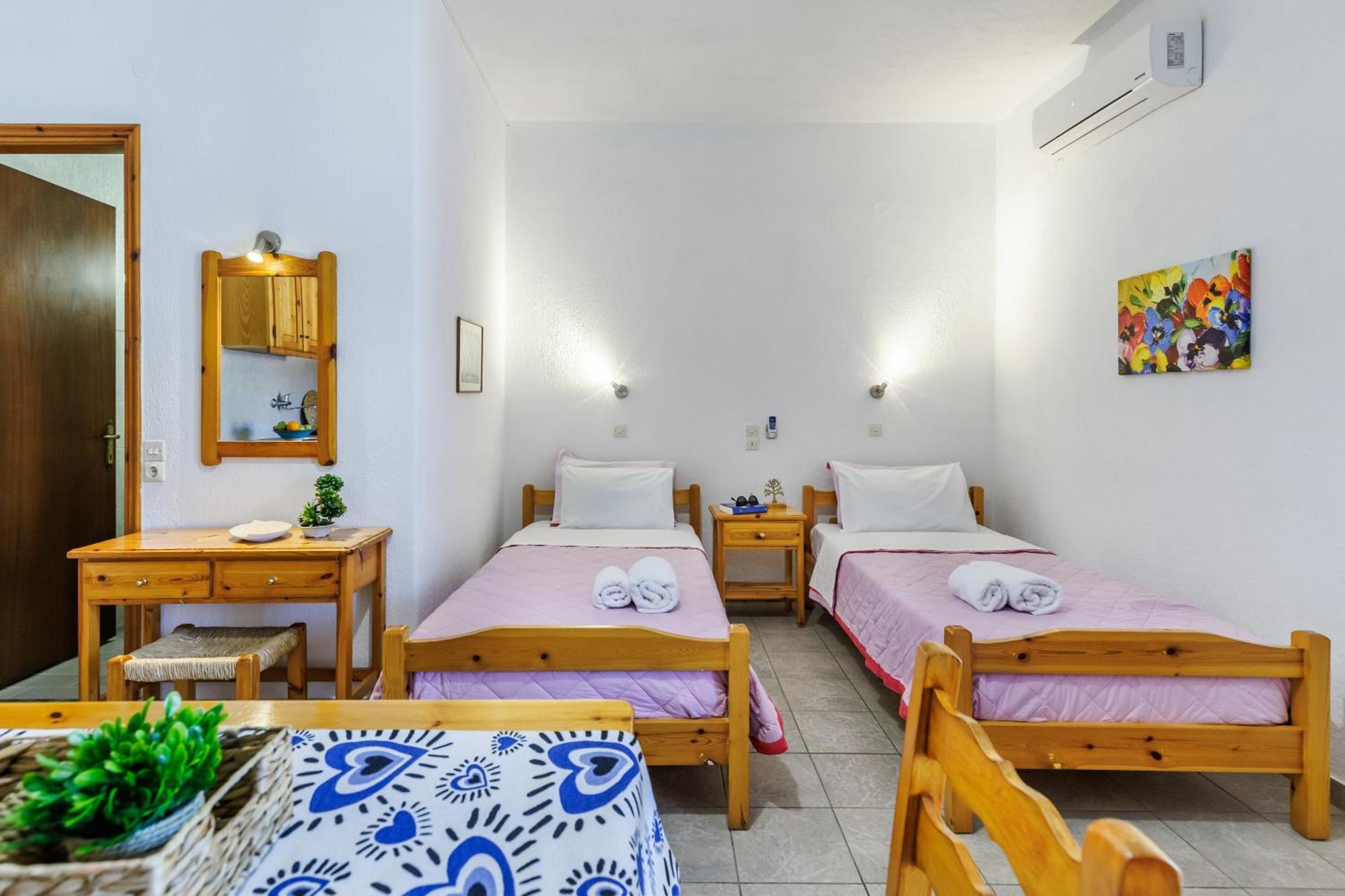Nikolaos Studios Apartments Skopelos Town Exterior photo